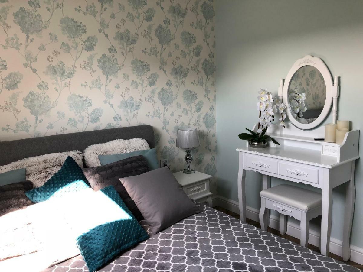 Family & Business Elegant Apartments Ul Warszawska - 2 Bedroom, Balcony, Parking Kielce Bagian luar foto