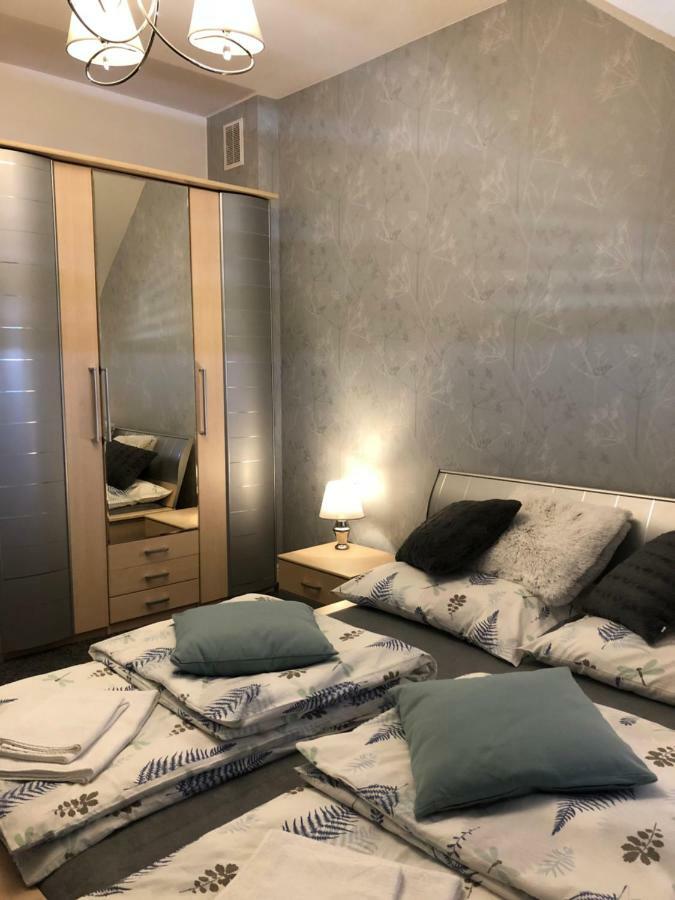 Family & Business Elegant Apartments Ul Warszawska - 2 Bedroom, Balcony, Parking Kielce Bagian luar foto