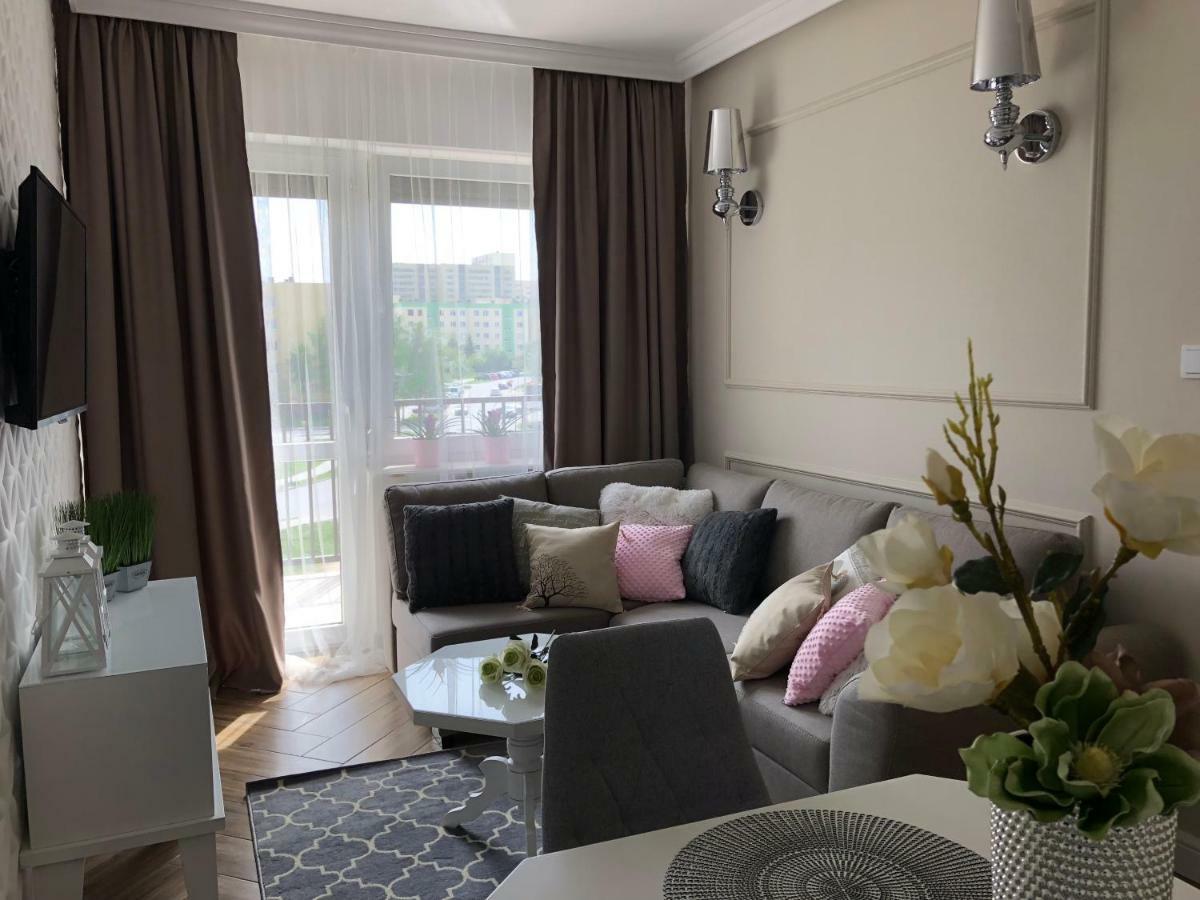 Family & Business Elegant Apartments Ul Warszawska - 2 Bedroom, Balcony, Parking Kielce Bagian luar foto